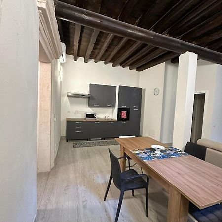 Al Campanile Apartment Verona Bagian luar foto