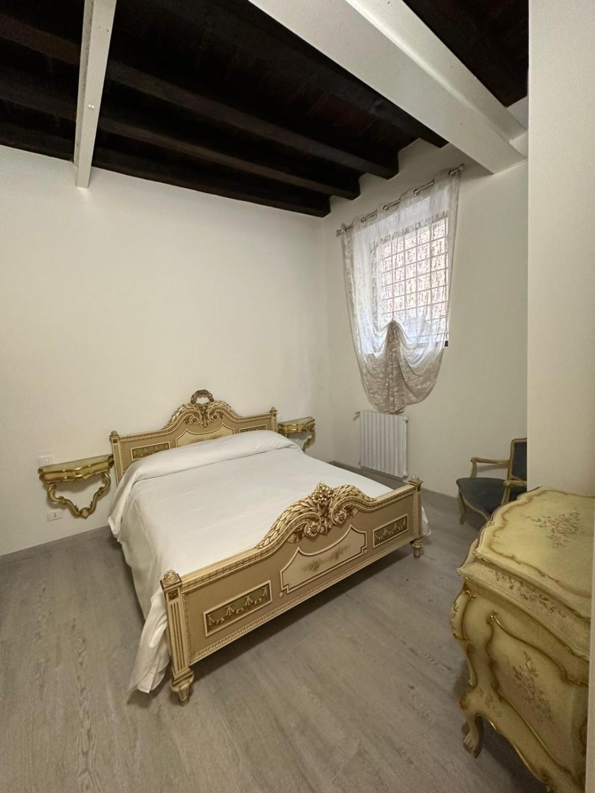 Al Campanile Apartment Verona Bagian luar foto