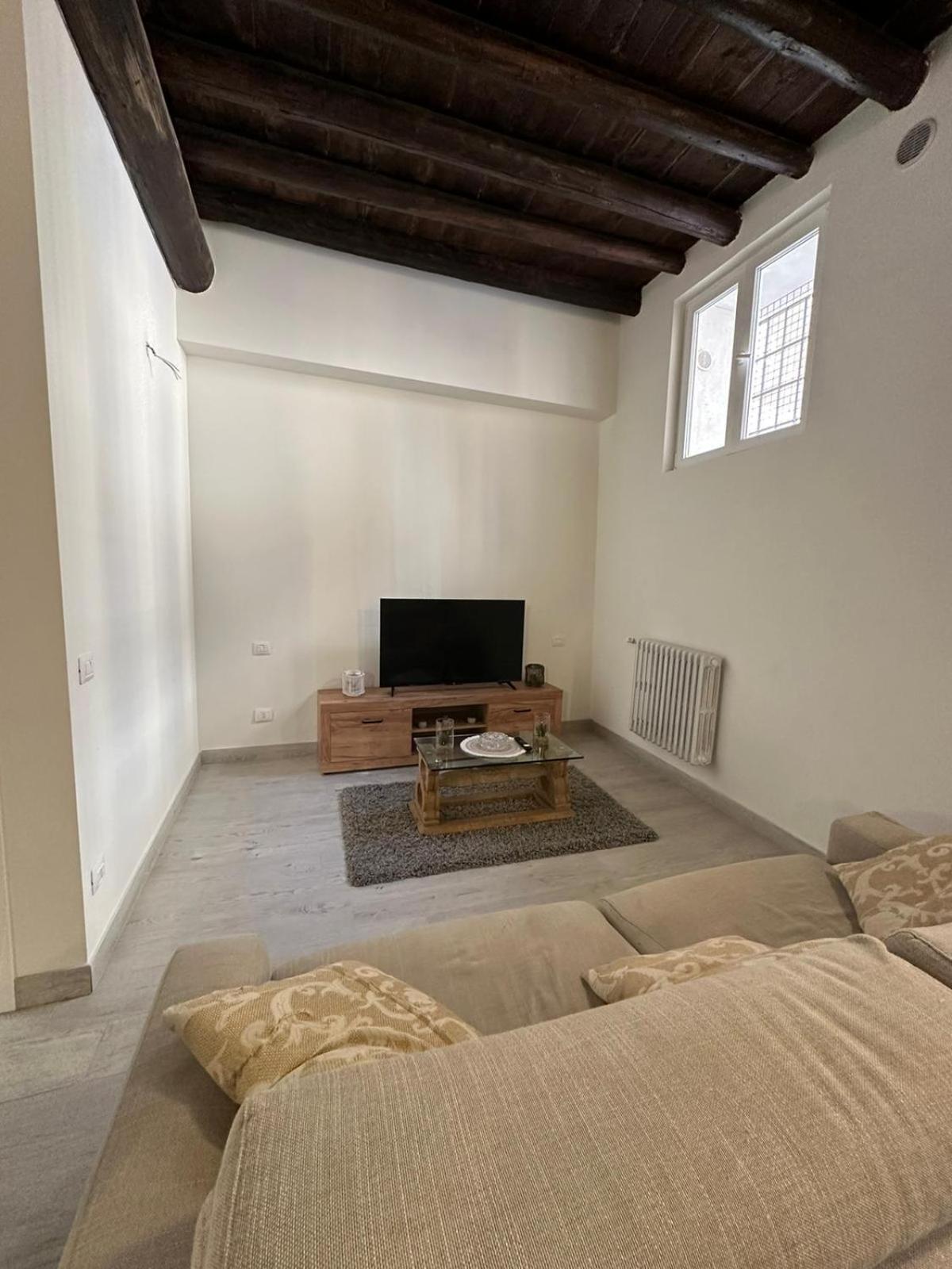 Al Campanile Apartment Verona Bagian luar foto