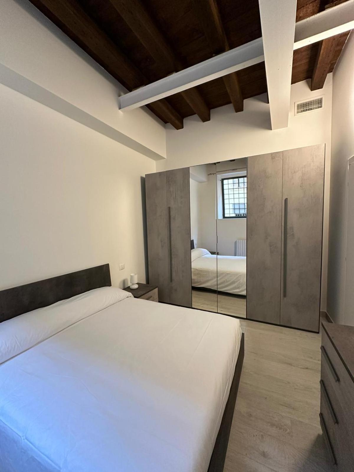 Al Campanile Apartment Verona Bagian luar foto