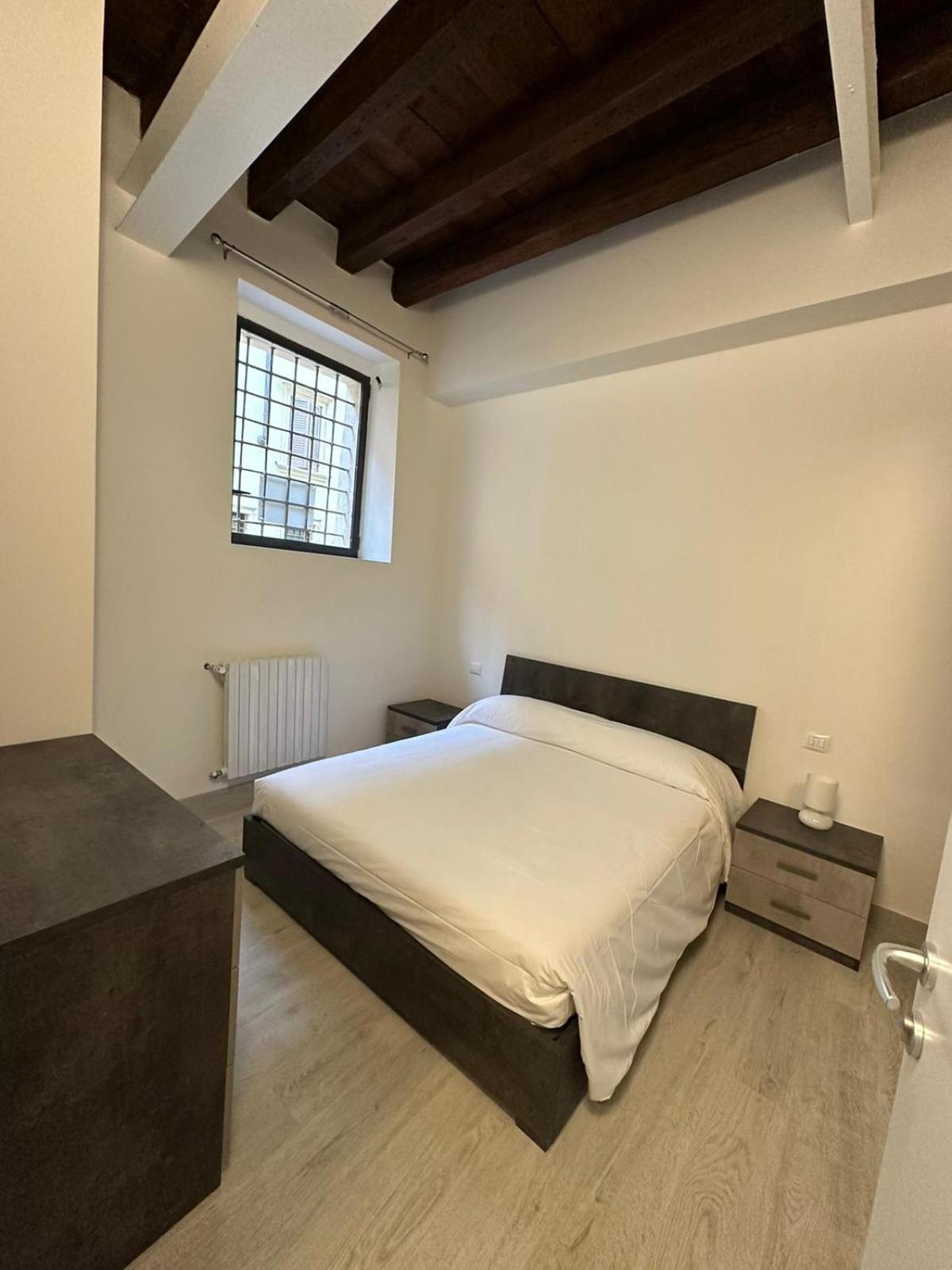 Al Campanile Apartment Verona Bagian luar foto